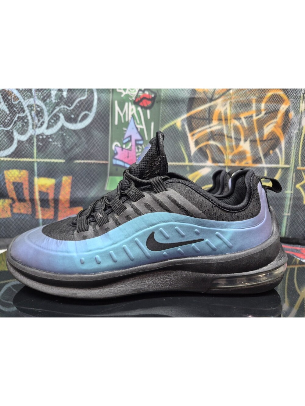 Nike Air Max Axis Premium Black Iridescent Mens Size 7.5M or woman's 9W Running